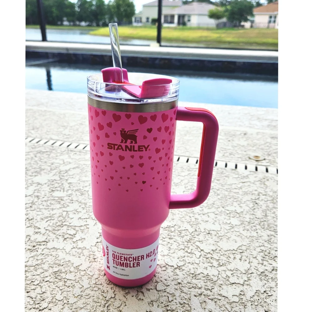 NWT 🎀 Heart Valentine Day Pink & Red Stanley 💕 NWT - Picture 2 of 10